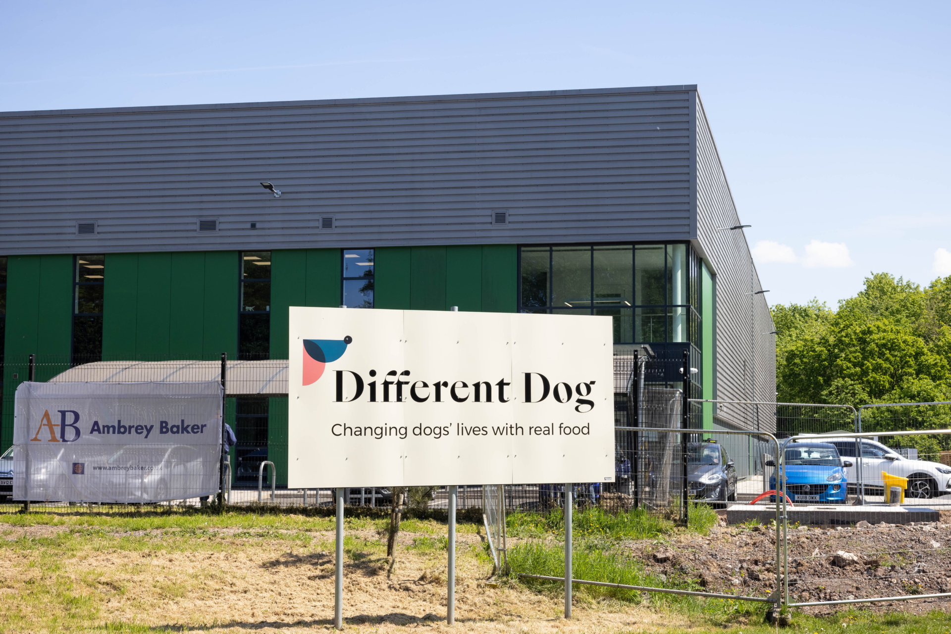 Exterior / Overview: